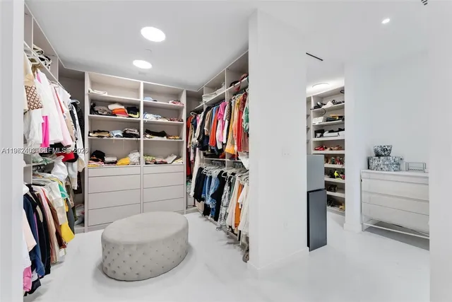 $35,000 | 300 Biscayne Blvd Way, Unit 4104C, Miami, FL 33131