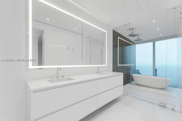 $35,000 | 300 Biscayne Blvd Way, Unit 4104C, Miami, FL 33131