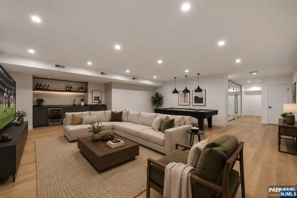 16 Feldman Paramus, NJ 07652 - Photo 19 of 26