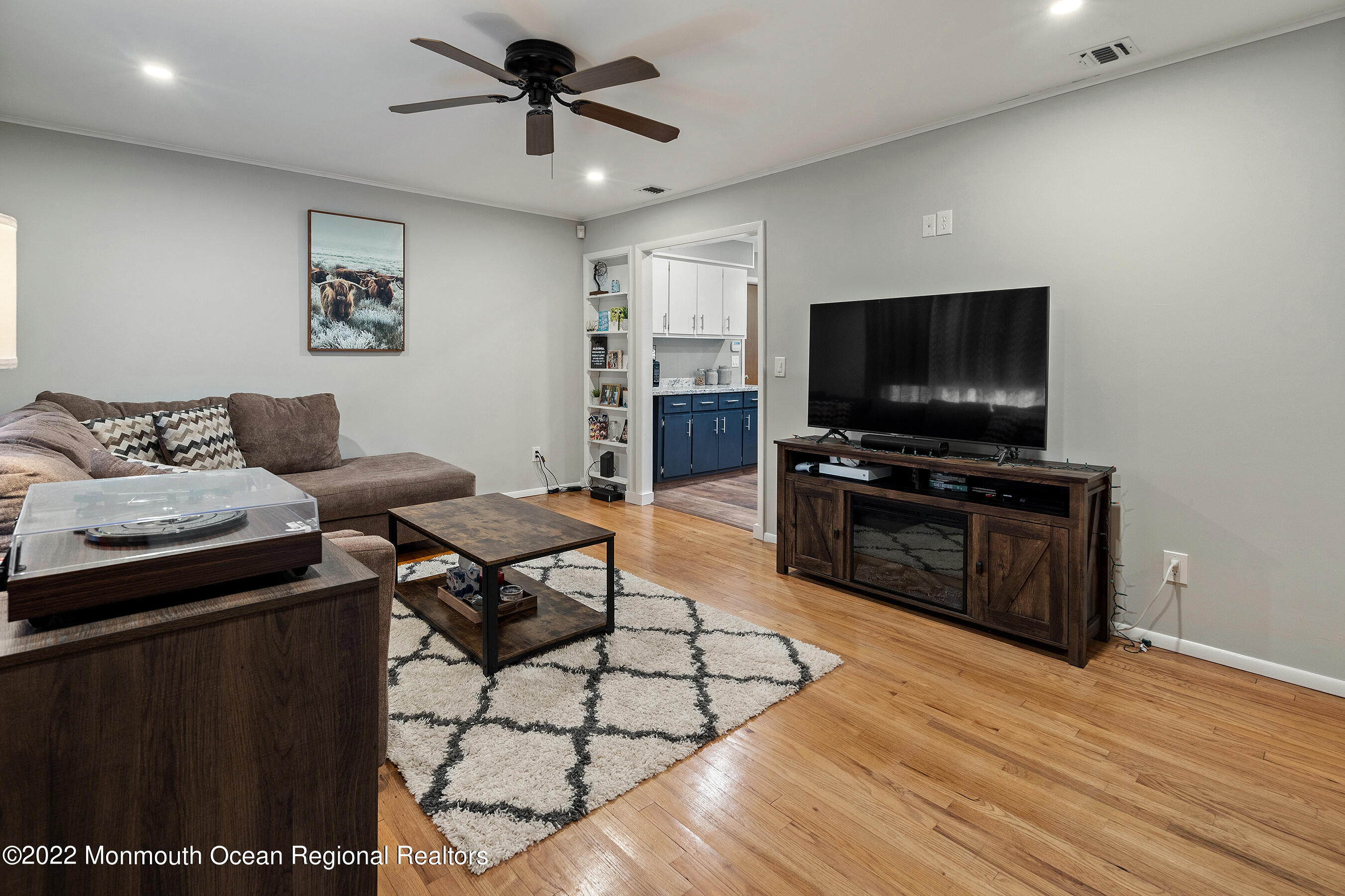 23 Jones Road Forked River, NJ 08731 - Photo 6 of 24 6Living