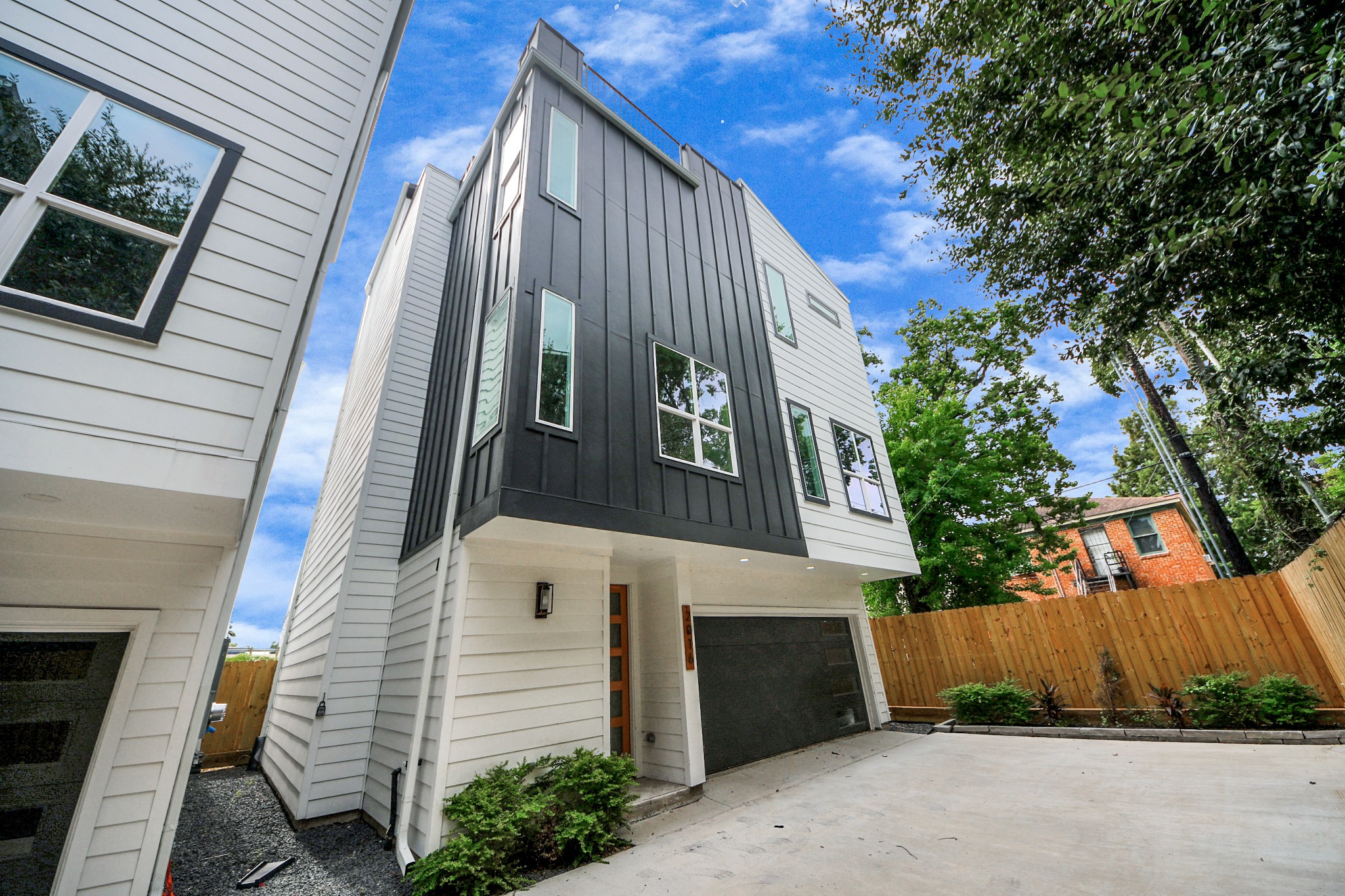 2016 Blodgett Street Houston, TX 77004 - Photo 2 of 49 a front view of a house