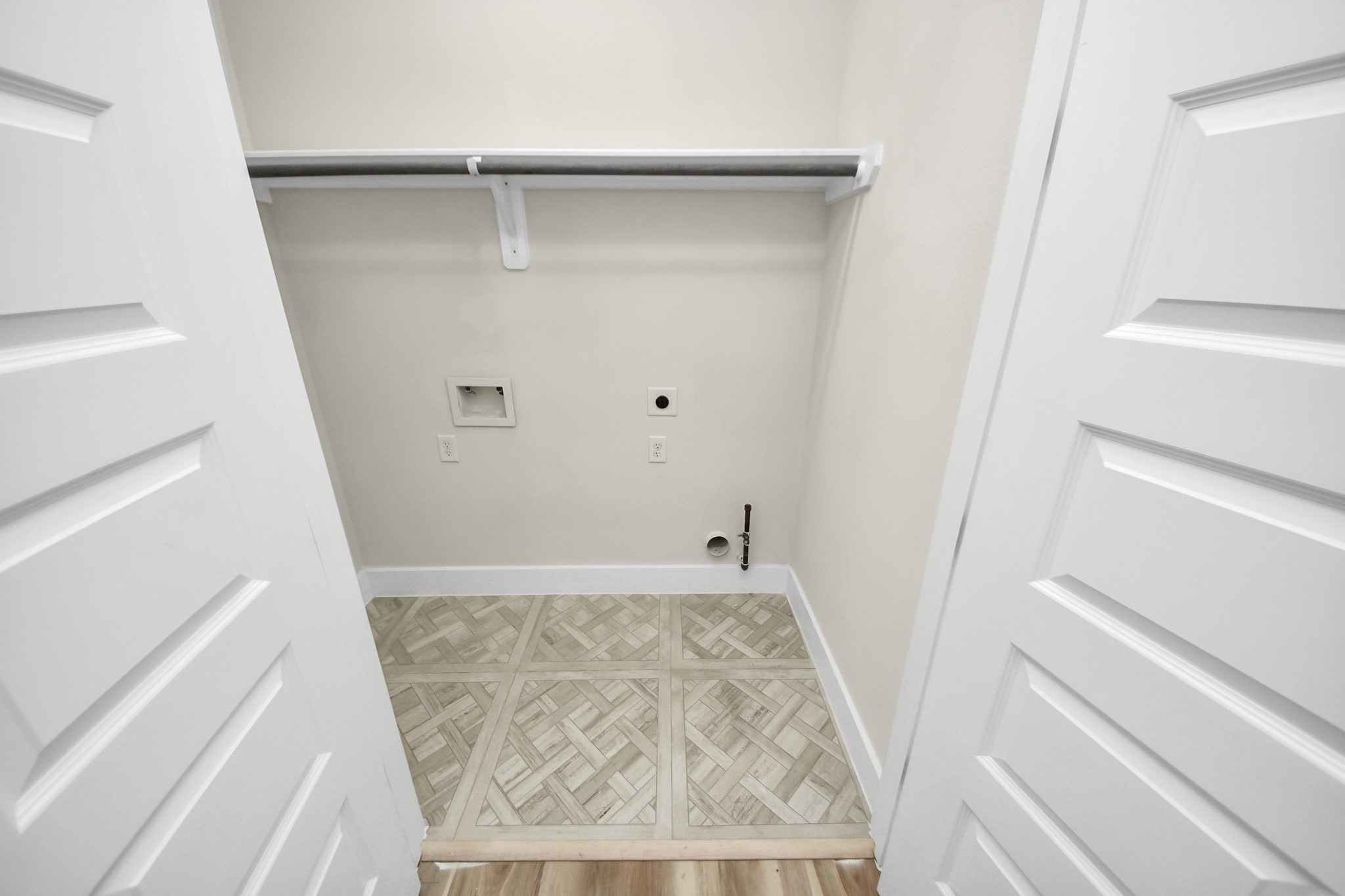 2016 Blodgett Street Houston, TX 77004 - Photo 35 of 49 a view of walk in closet