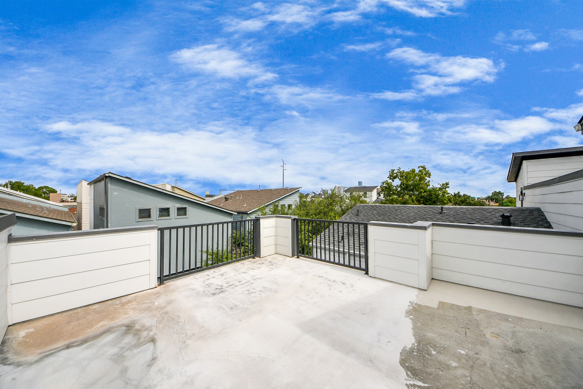 2016 Blodgett Street Houston, TX 77004 - Photo 41 of 49 a view of a terrace