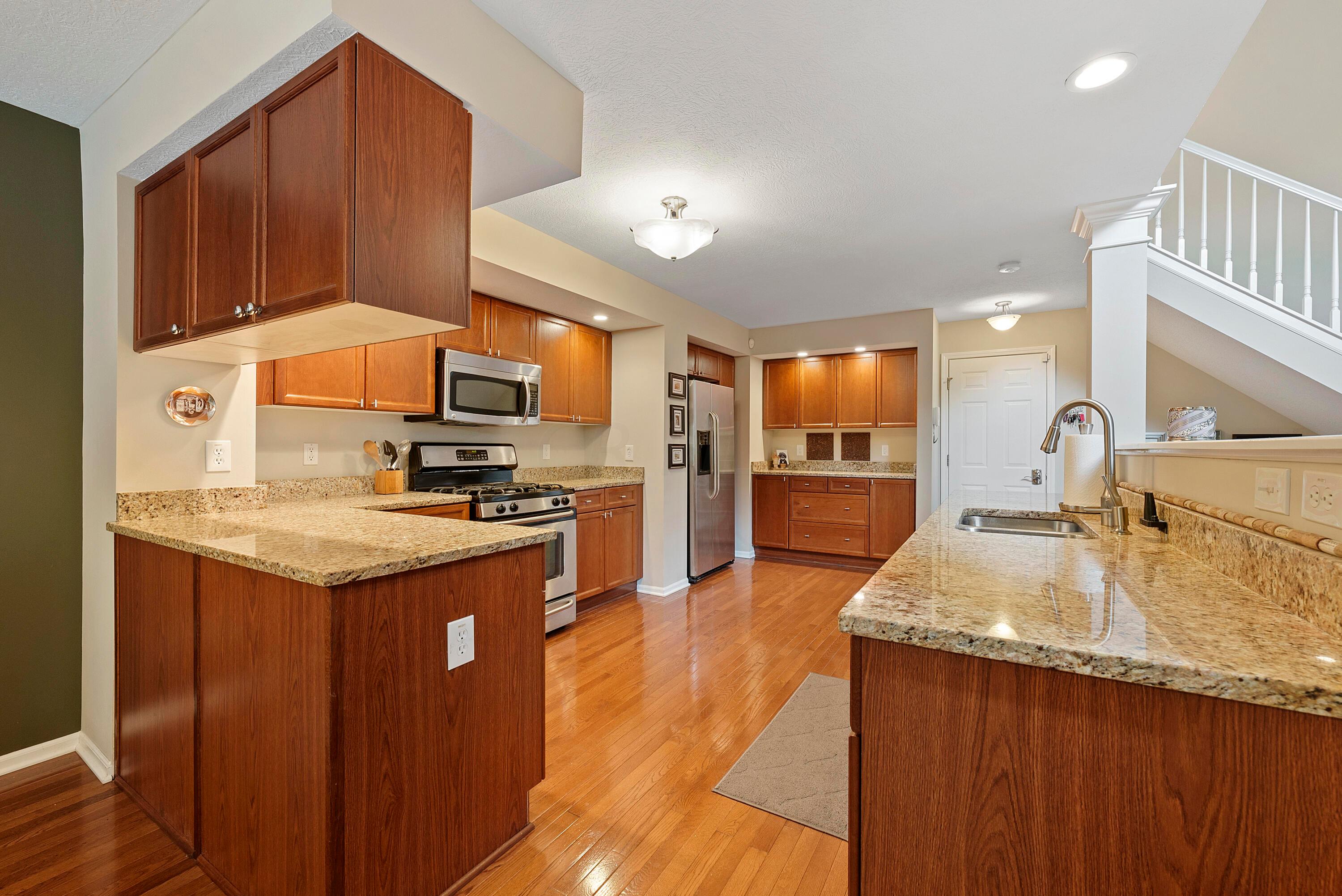 1213 Shagbark Road, Unit 21 Columbus, OH 43230 - Photo 11 of 44 DSC07669