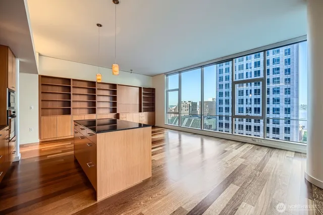 $659,000 | 909 5th Avenue, Unit 701, Seattle, WA 98164
