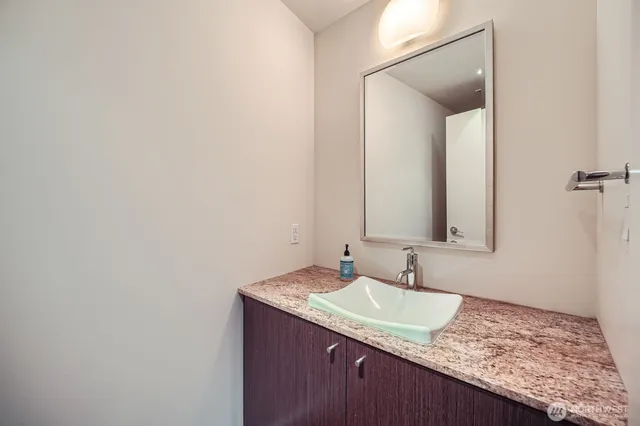 $659,000 | 909 5th Avenue, Unit 701, Seattle, WA 98164