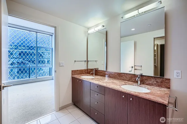 $659,000 | 909 5th Avenue, Unit 701, Seattle, WA 98164