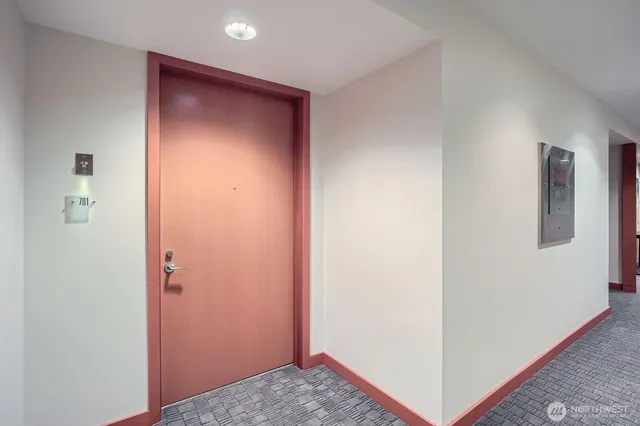 $659,000 | 909 5th Avenue, Unit 701, Seattle, WA 98164