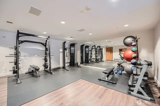 $659,000 | 909 5th Avenue, Unit 701, Seattle, WA 98164