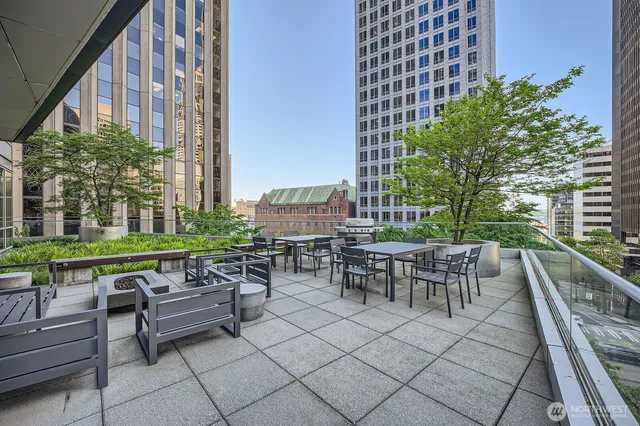 $659,000 | 909 5th Avenue, Unit 701, Seattle, WA 98164