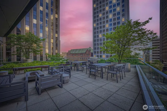 $659,000 | 909 5th Avenue, Unit 701, Seattle, WA 98164