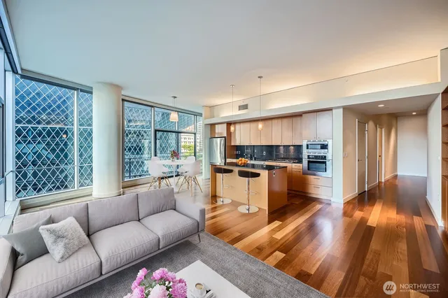 $659,000 | 909 5th Avenue, Unit 701, Seattle, WA 98164