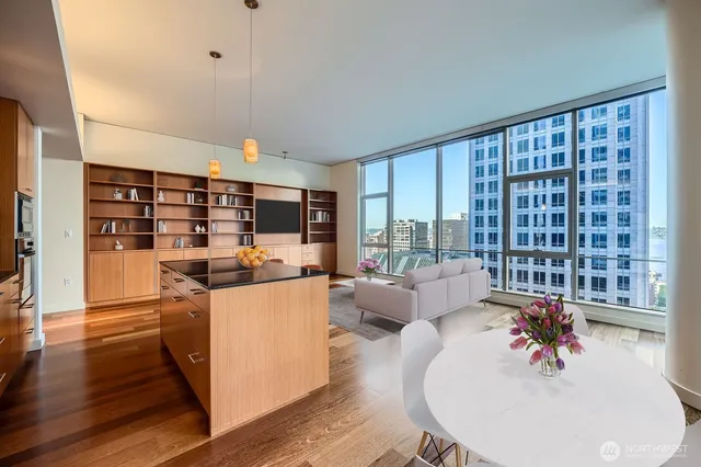 $659,000 | 909 5th Avenue, Unit 701, Seattle, WA 98164