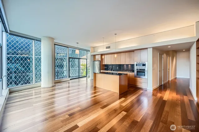 $659,000 | 909 5th Avenue, Unit 701, Seattle, WA 98164