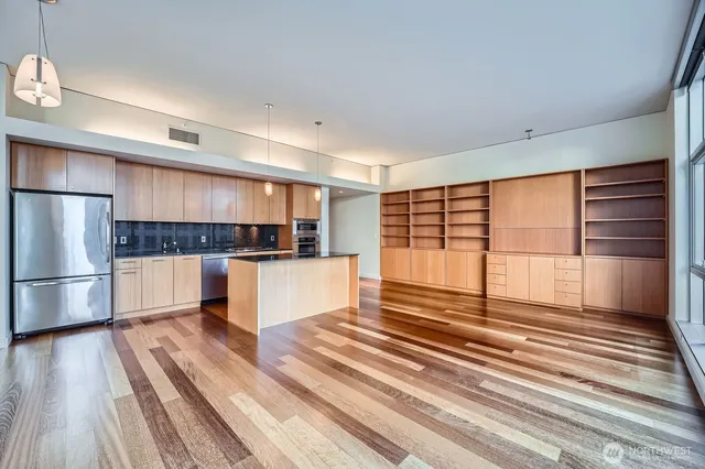 $659,000 | 909 5th Avenue, Unit 701, Seattle, WA 98164