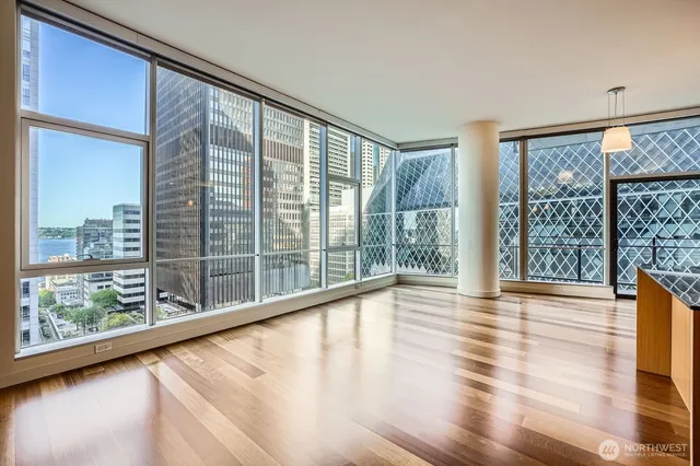 $659,000 | 909 5th Avenue, Unit 701, Seattle, WA 98164