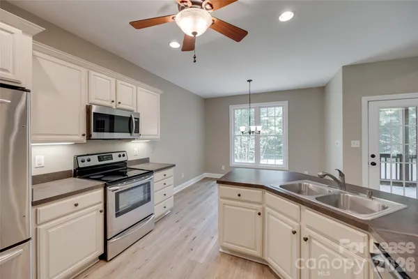 $3,200 | 646 Harper Davis Road, Clover, SC 29710