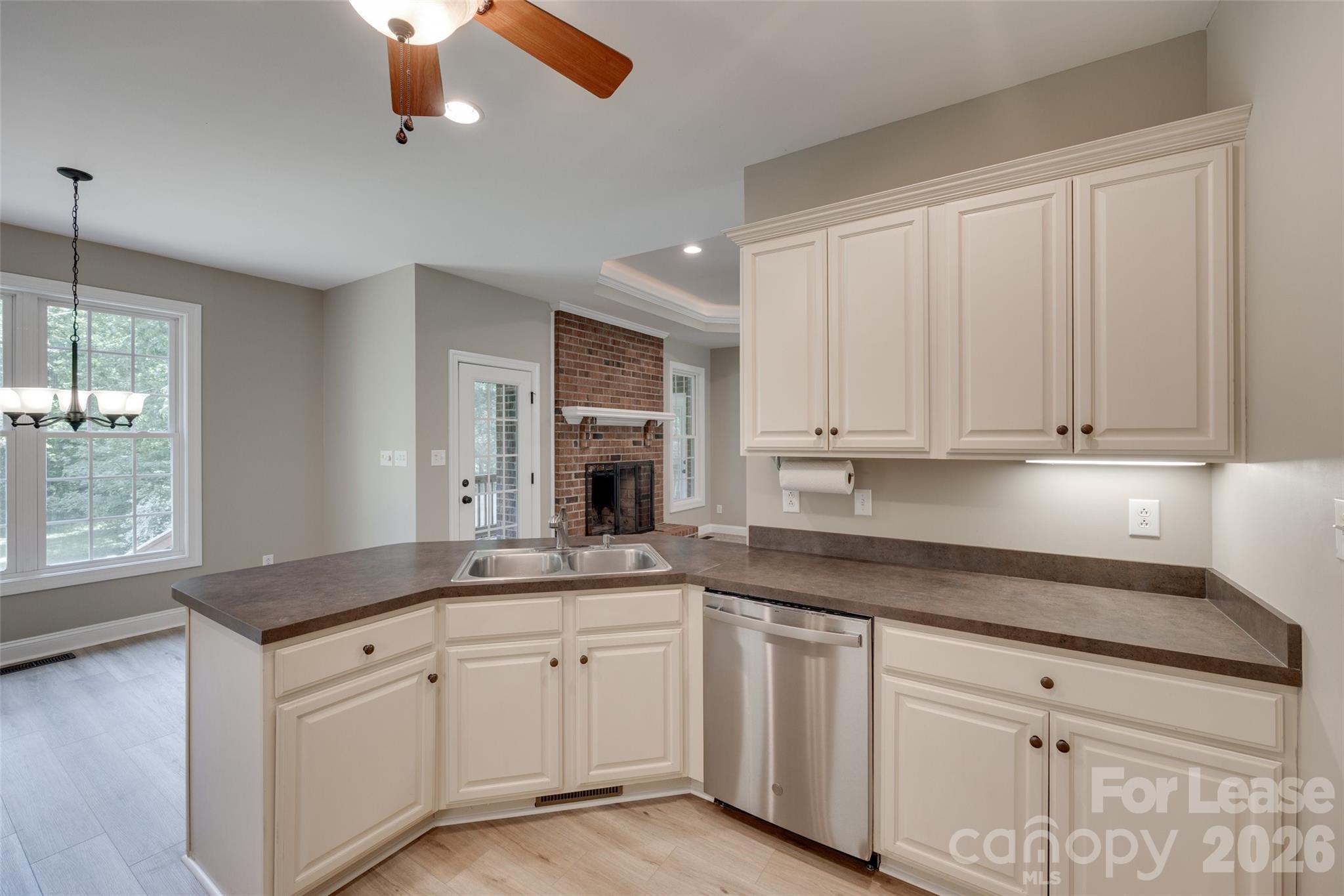 646 Harper Davis Road Clover, SC 29710 - Photo 13 of 33