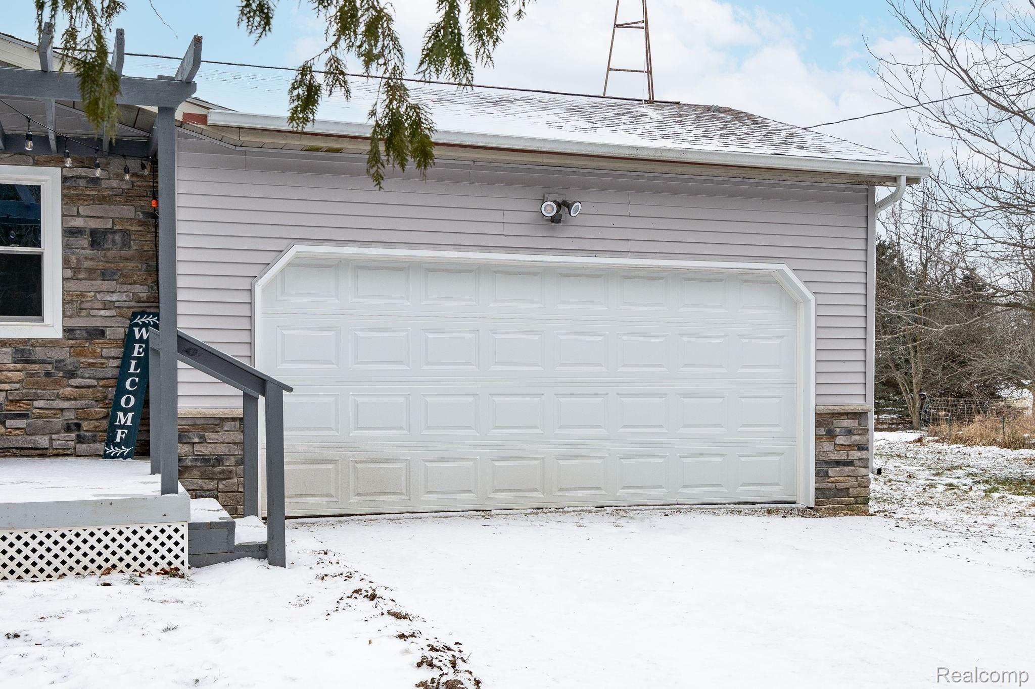 10223 Rolston Road Byron, MI 48418 - Photo 8 of 36 7-web-or-mls-10223-Rolston-Rd-7.jpg