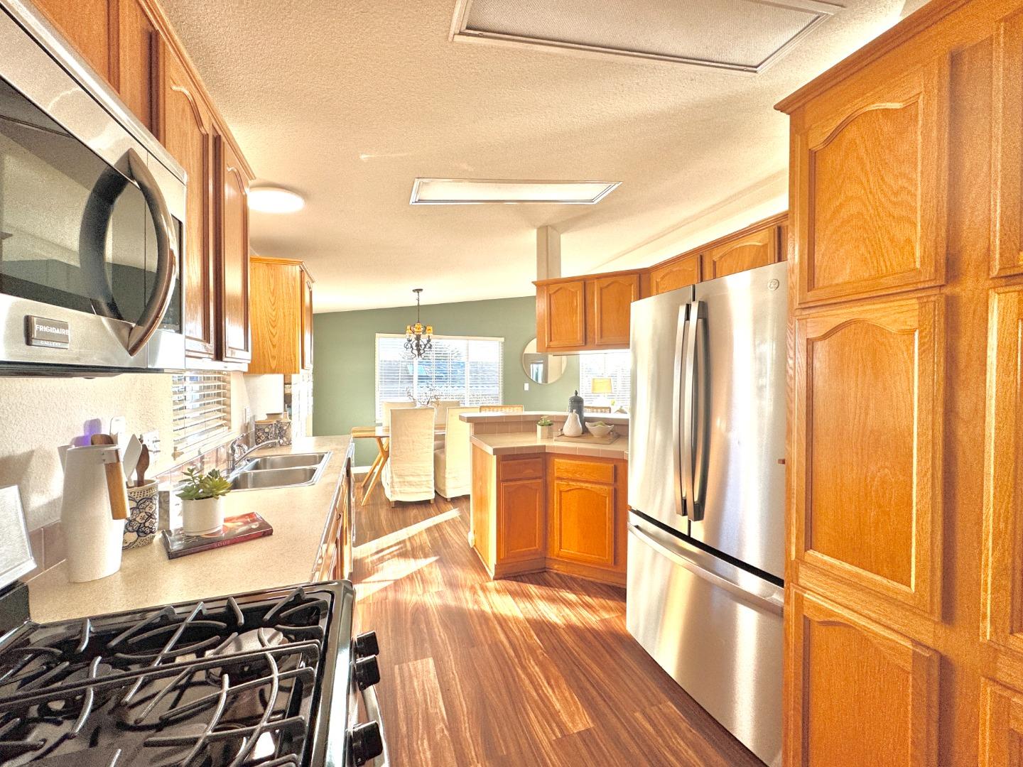 37 Oceanview Avenue, Unit 37 Half Moon Bay, CA 94019 - Photo 8 of 26