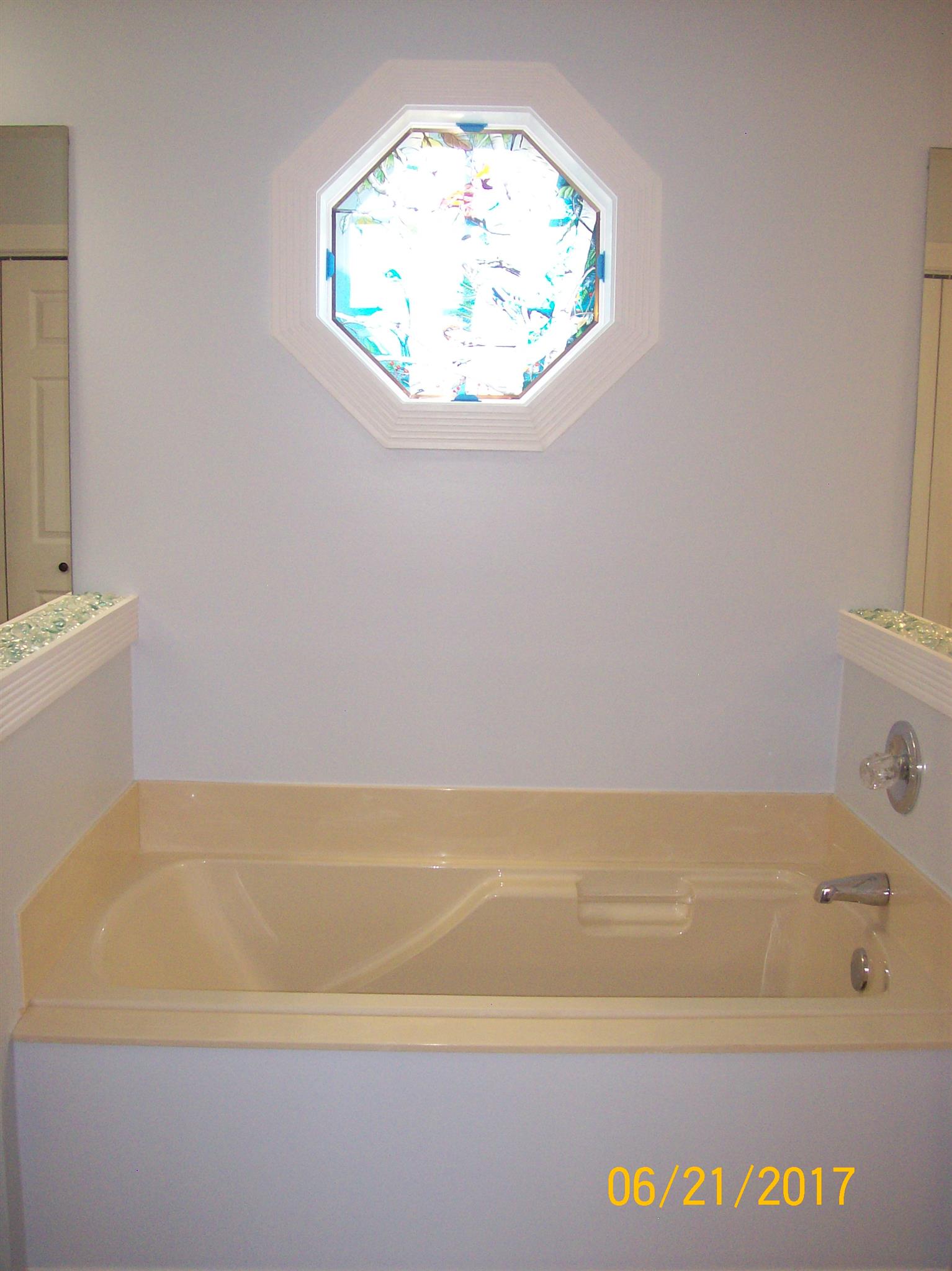 819 Liberty Road Lafayette, TN 37083 - Photo 13 of 13 Garden tub in master.