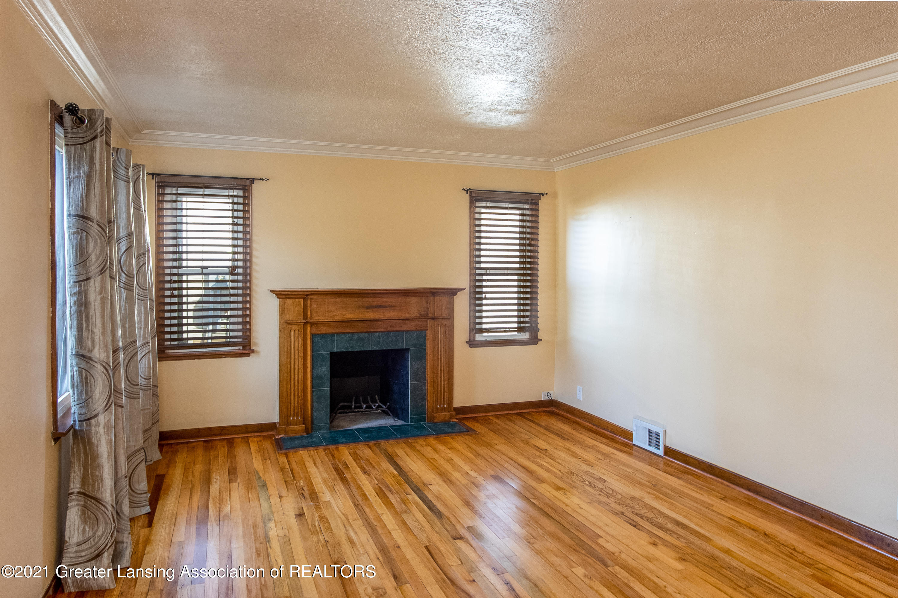 1785 Hamilton Road Okemos, MI 48864 - Photo 8 of 54 Living Room