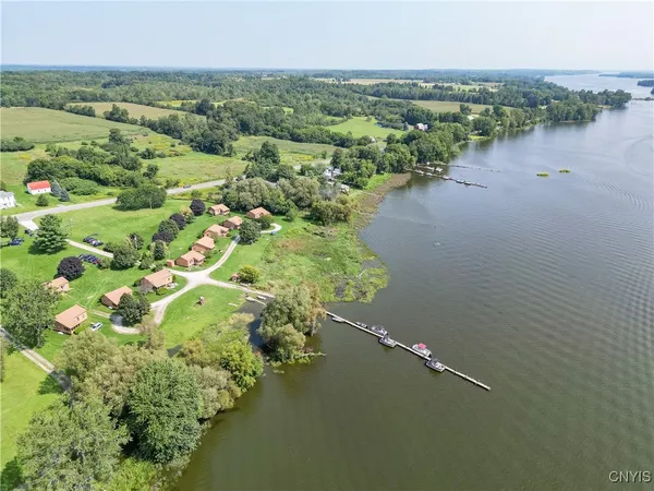 $699,000 | Undisclosed Address, Hammond, NY 13646