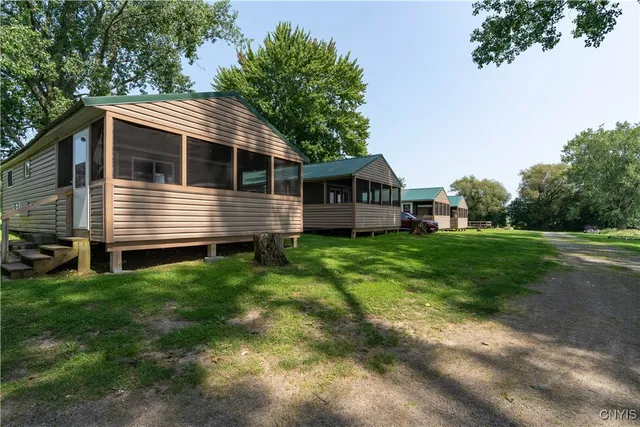 $699,000 | Undisclosed Address, Hammond, NY 13646