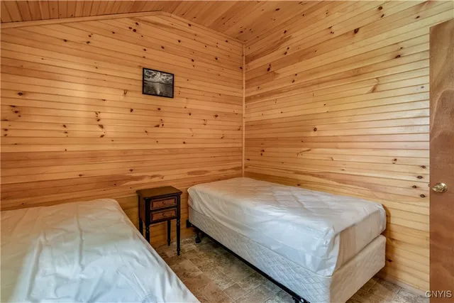 $699,000 | Undisclosed Address, Hammond, NY 13646