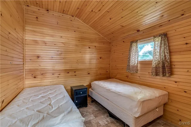 $699,000 | Undisclosed Address, Hammond, NY 13646