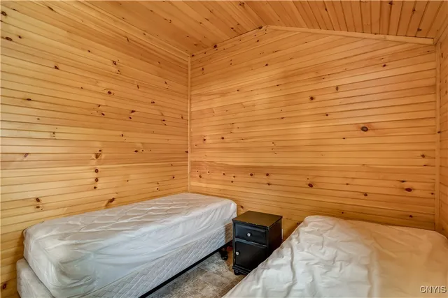 $699,000 | Undisclosed Address, Hammond, NY 13646