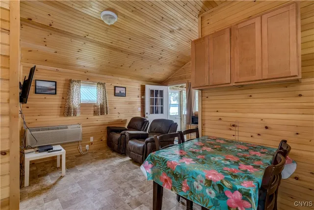 $699,000 | Undisclosed Address, Hammond, NY 13646