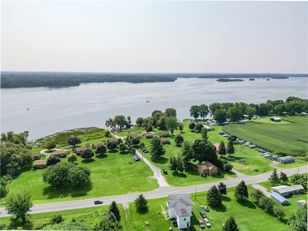 $699,000 | Undisclosed Address, Hammond, NY 13646