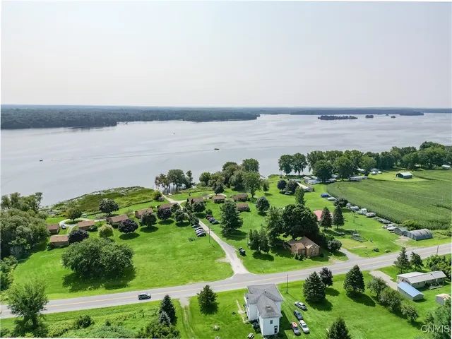 $699,000 | Undisclosed Address, Hammond, NY 13646