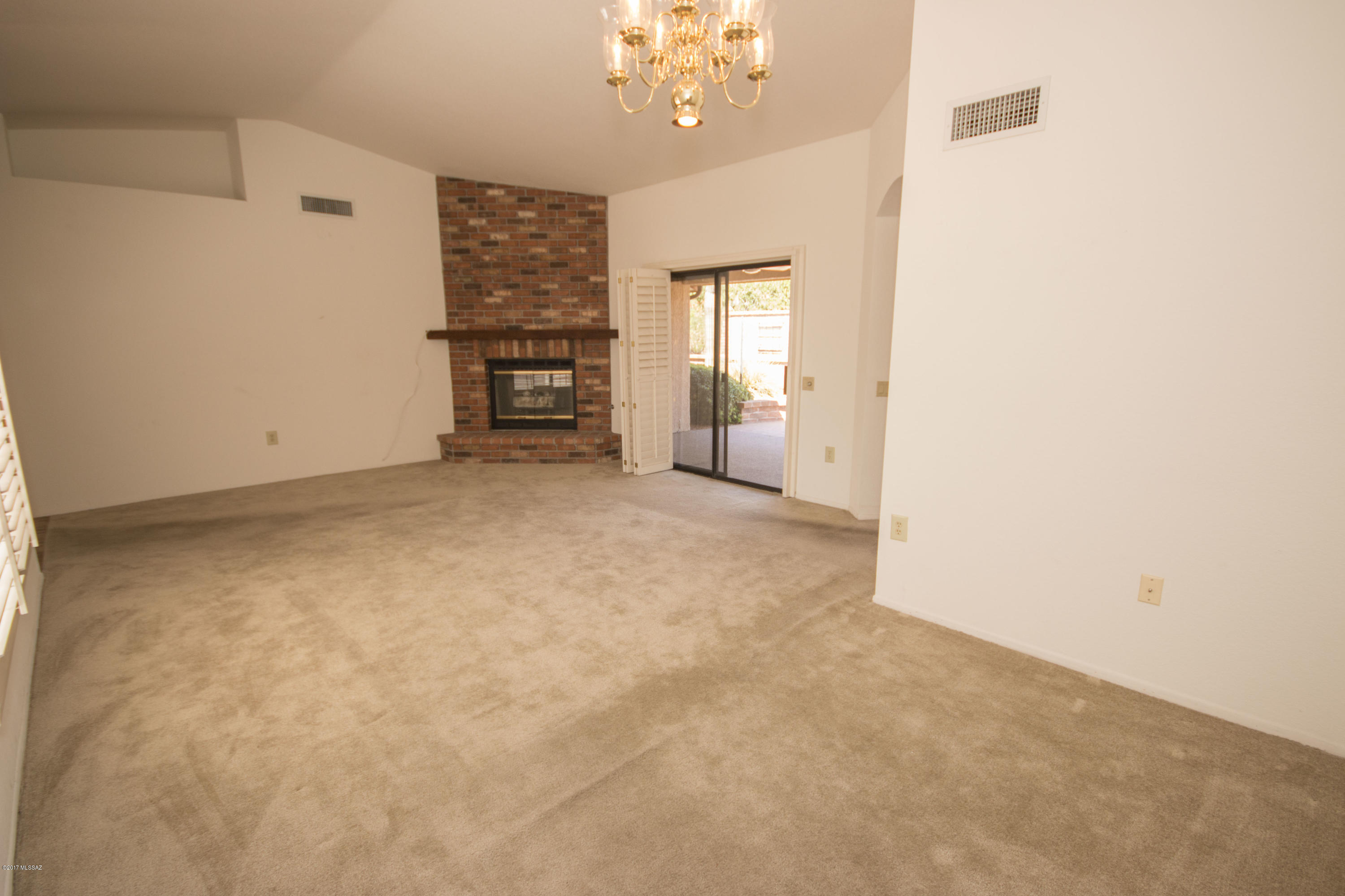 945 East Rising Sun Drive Oro Valley, AZ 85755 - Photo 9 of 24