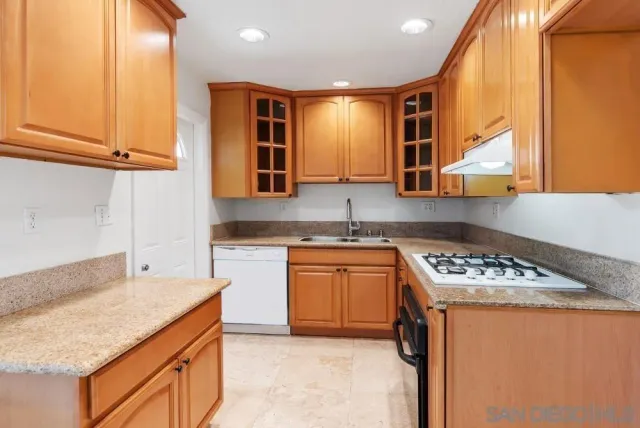 $3,995 | 4433 Pocahontas Avenue, San Diego, CA 92117