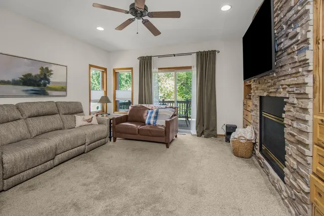 $639,900 | 360 E Street, Mendota, MN 55150