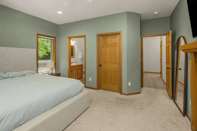 $639,900 | 360 E Street, Mendota, MN 55150