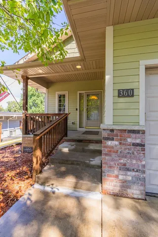 $639,900 | 360 E Street, Mendota, MN 55150