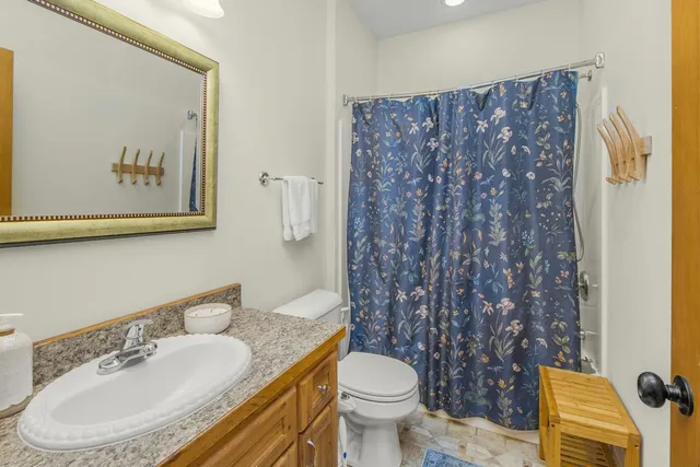 $639,900 | 360 E Street, Mendota, MN 55150