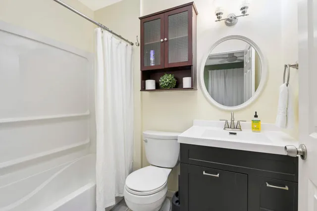 $639,900 | 360 E Street, Mendota, MN 55150