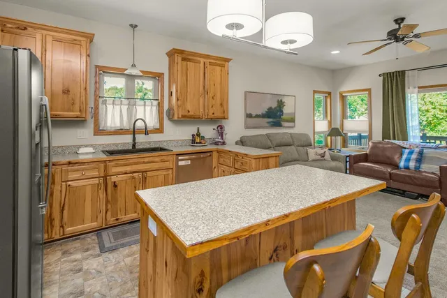 $639,900 | 360 E Street, Mendota, MN 55150