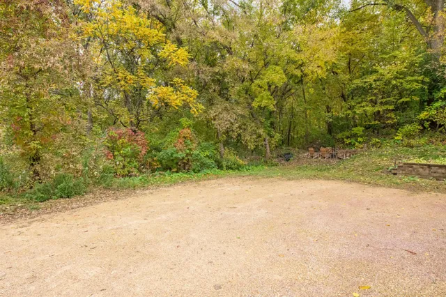 $639,900 | 360 E Street, Mendota, MN 55150