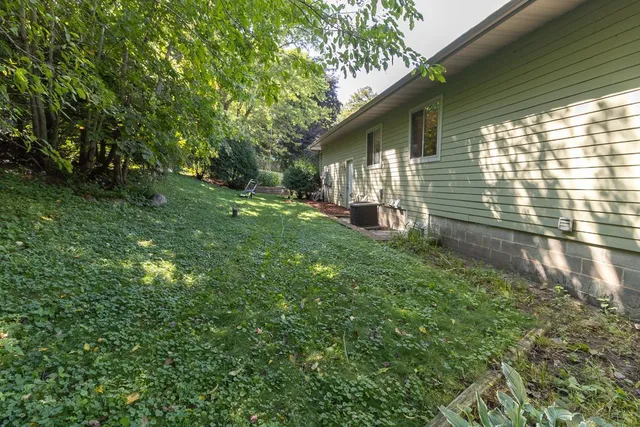 $639,900 | 360 E Street, Mendota, MN 55150