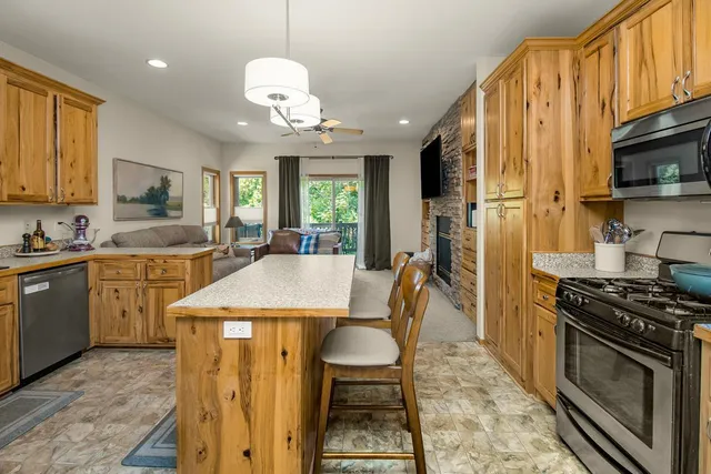 $639,900 | 360 E Street, Mendota, MN 55150