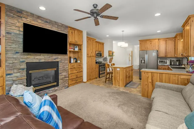 $639,900 | 360 E Street, Mendota, MN 55150