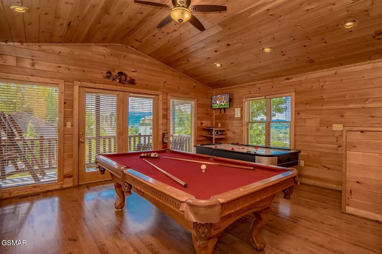 270 Moose Rdg Way Pigeon Forge, TN 37863 - Photo 5 of 31 Gallery Image 5