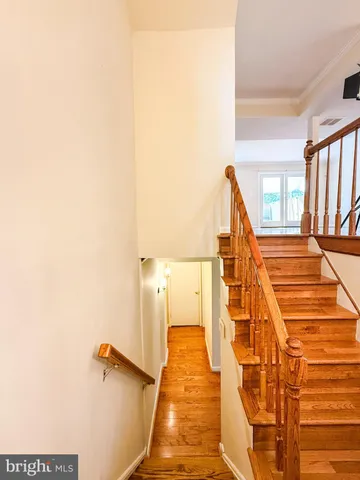 a view of residential houses with wooden floor