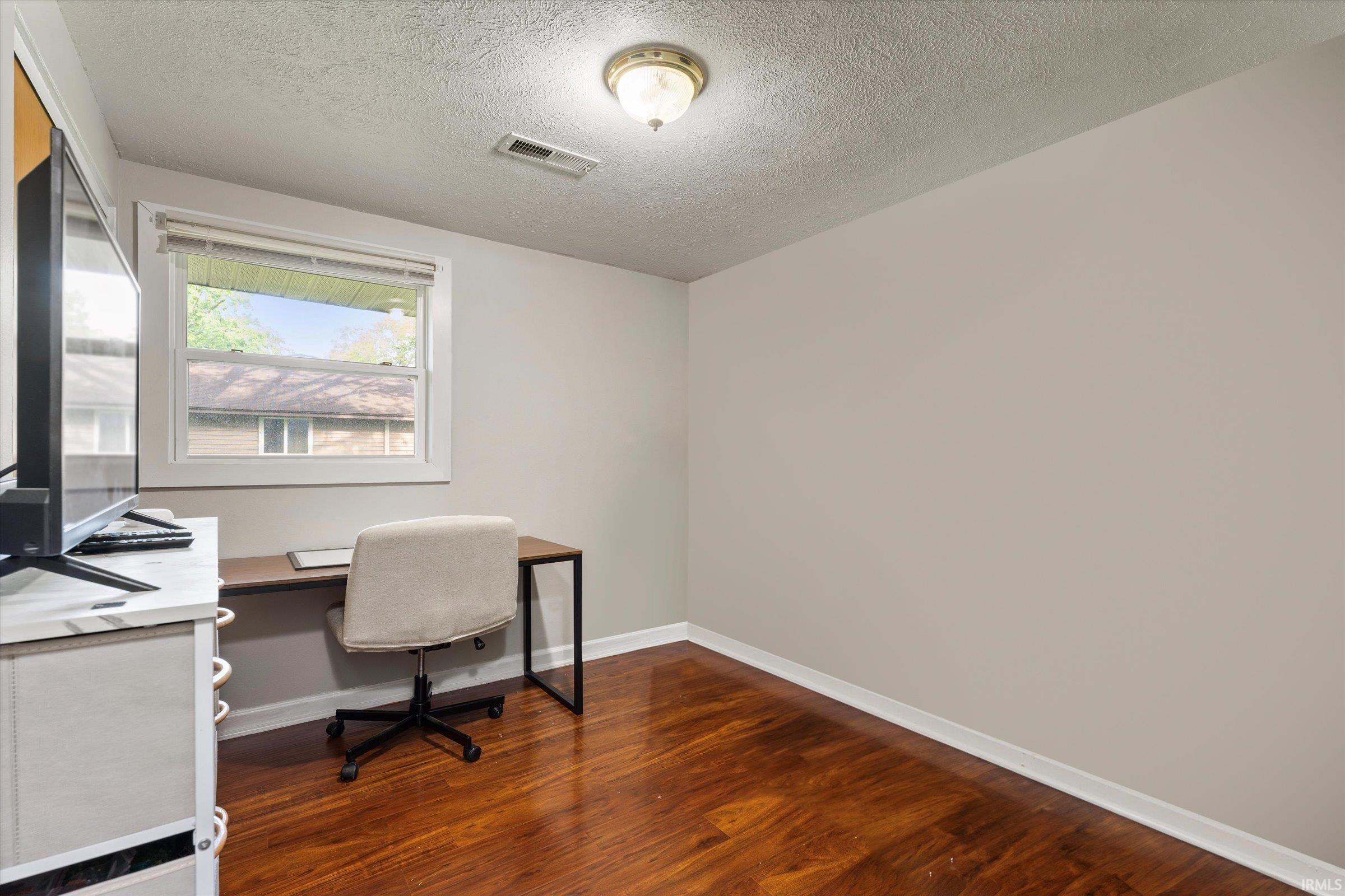 17495 Cleveland Road South Bend, IN 46635 - Photo 8 of 26