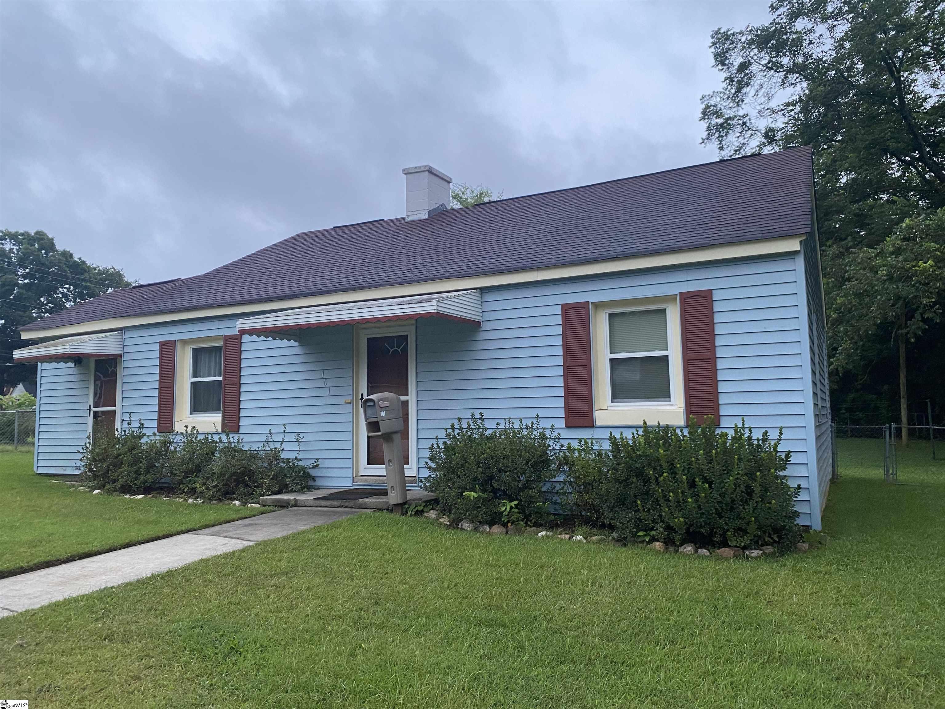 101 Jackson Street Clinton, SC 29325 - Photo 1 of 22 Gallery Image 1